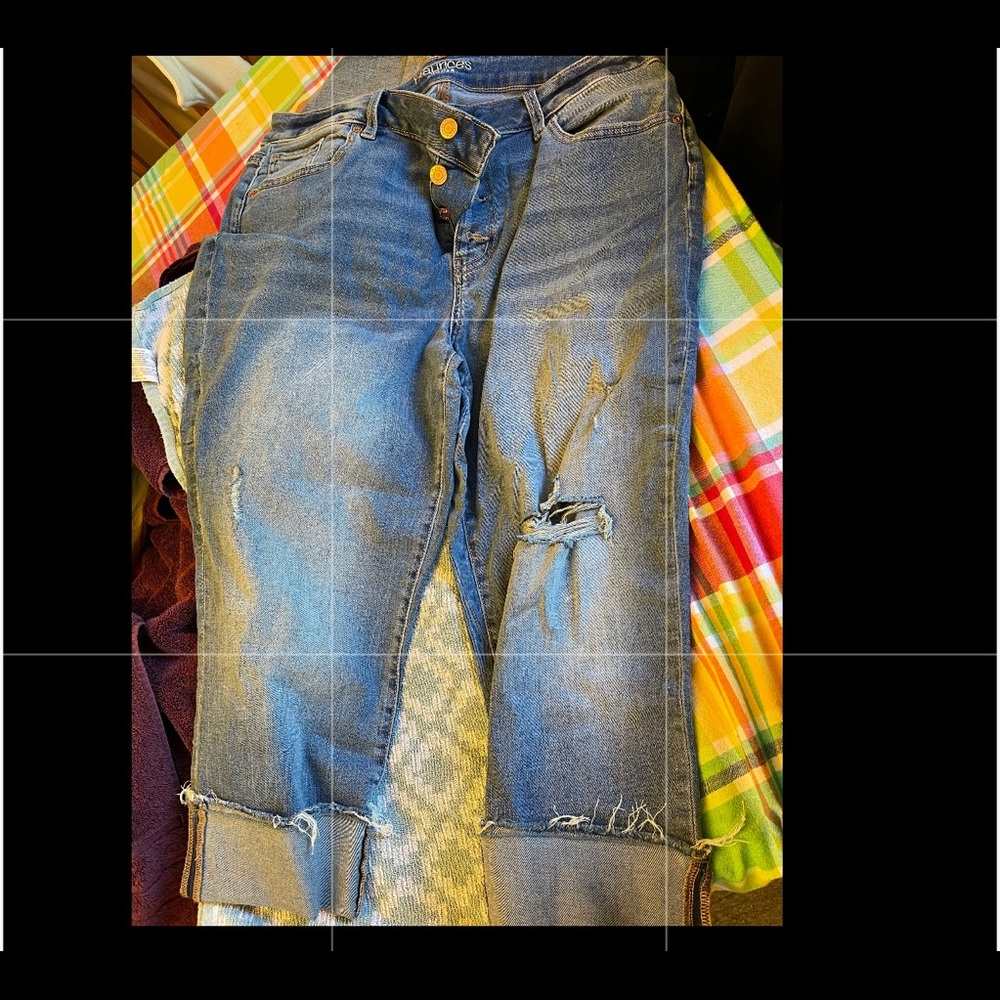 Maurices mid rise jean capri size 16